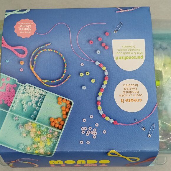 *NEW** Mondo Llama String-A-Bling Jewelry Kit with Case - Picture 2 of 7